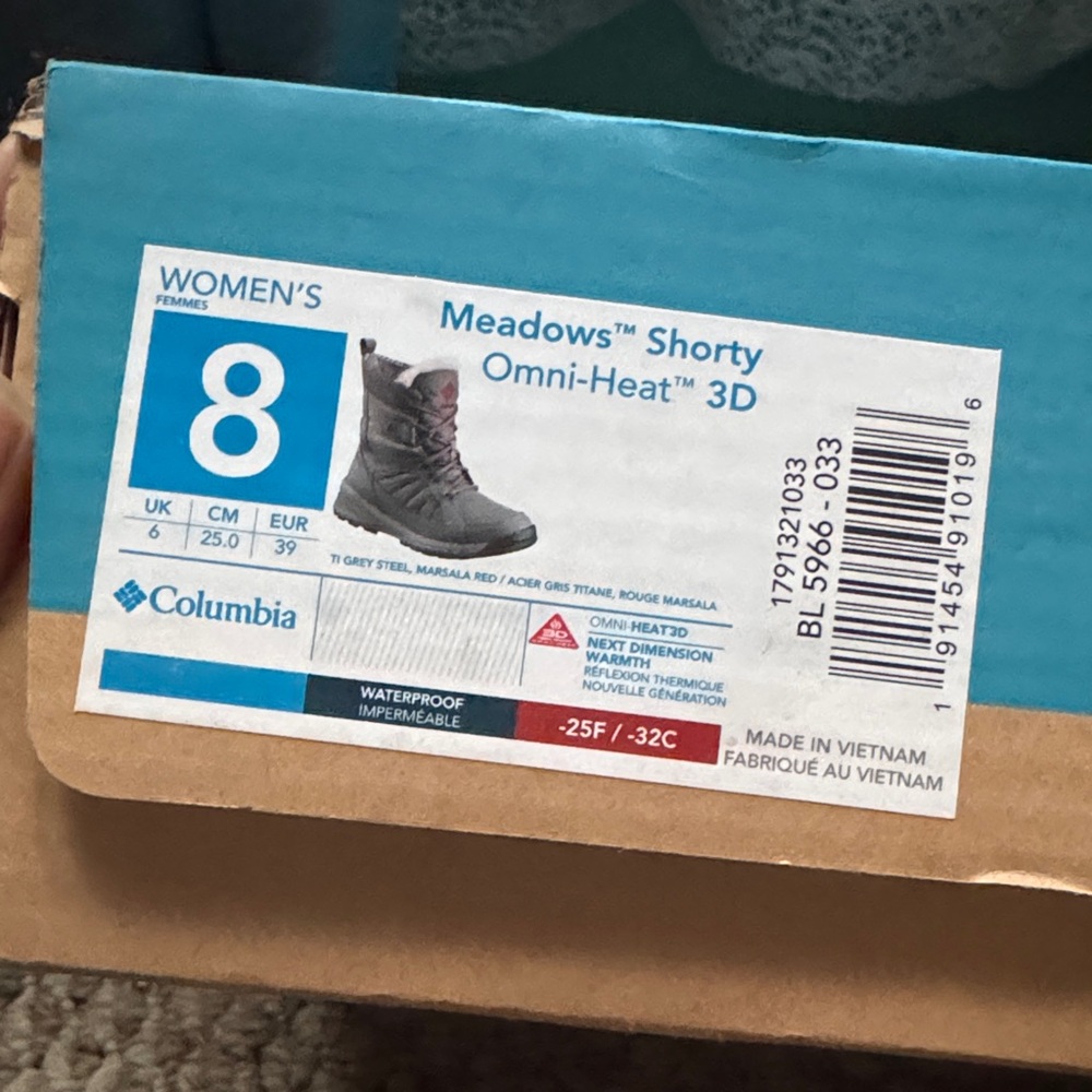 Columbia Women's Meadows Shorty Omni-Heat 3D Boots - Gray and Red
